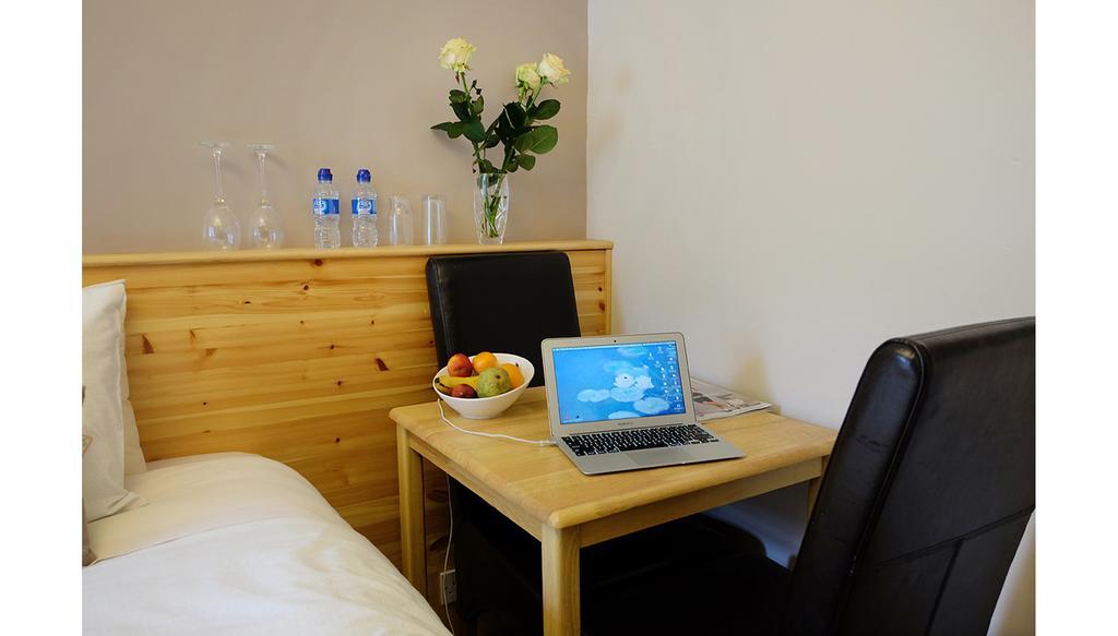 Number Nine Accommodation Downpatrick Esterno foto